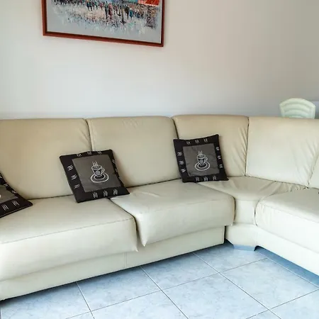 Floor Santa Barbara Apartman *